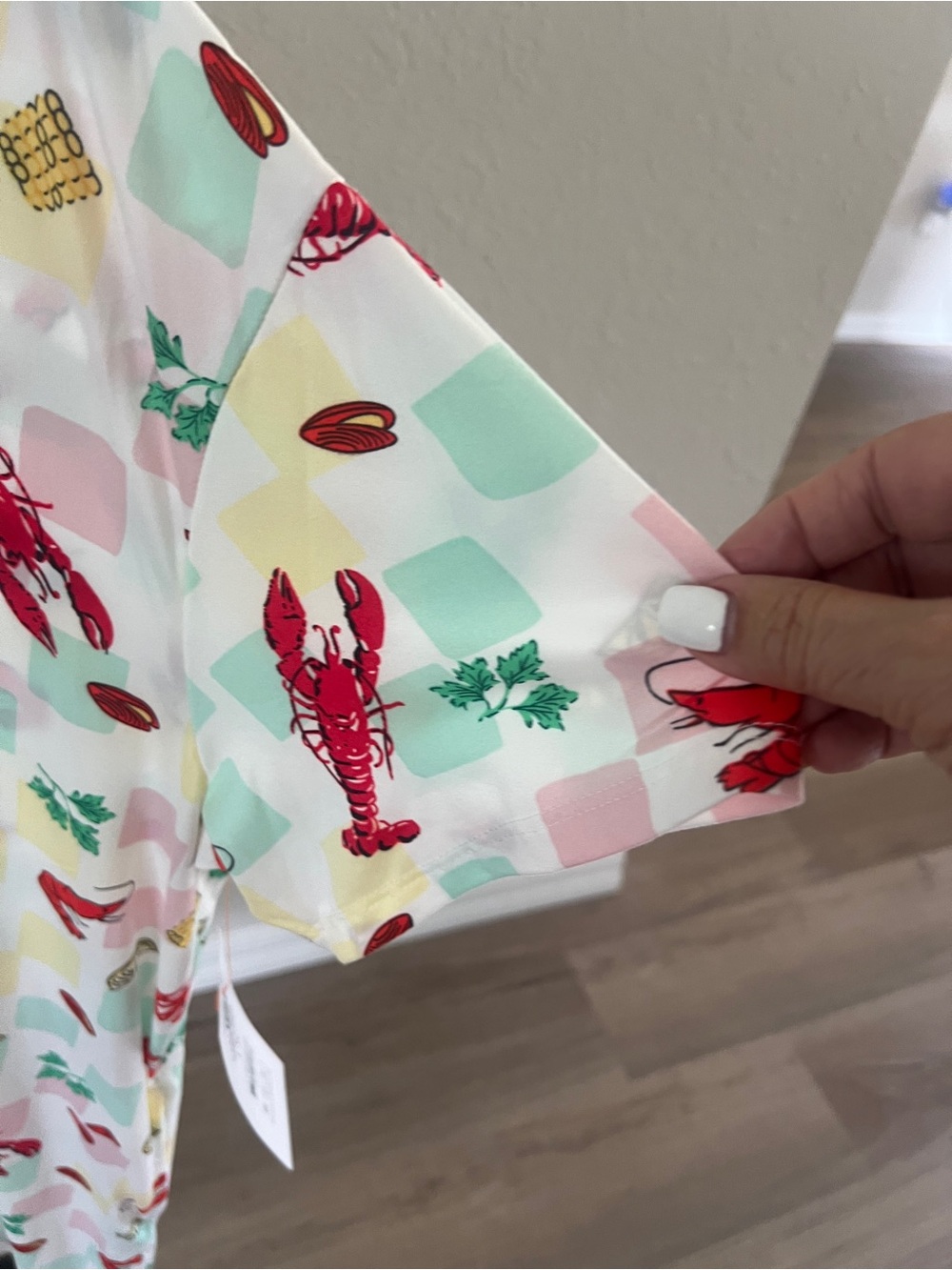JoySpun Lobster Print Night Shirt- Red, Mint, Yellow L-XL - Picture 2 of 2